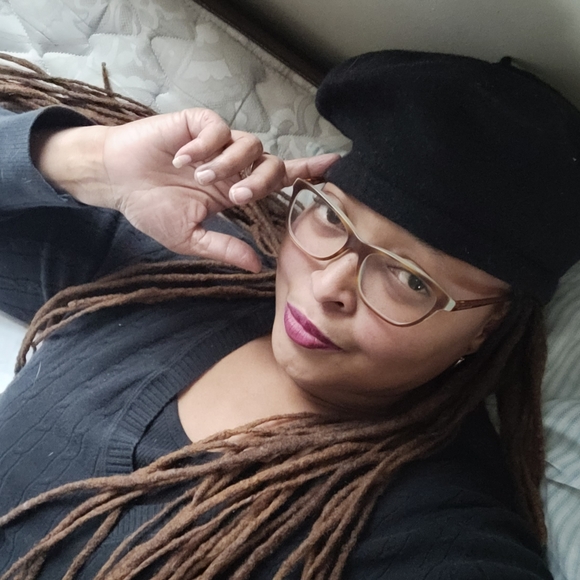 Meet your Posher, October - Picture 6 of 6